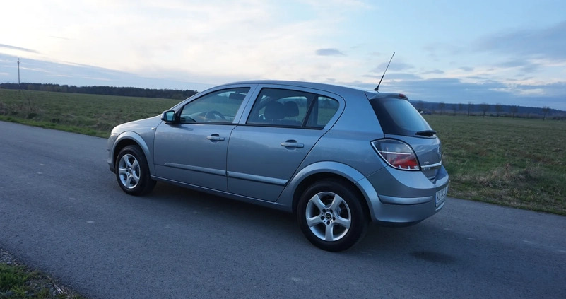 Opel Astra cena 16900 przebieg: 190000, rok produkcji 2009 z Koziegłowy małe 352